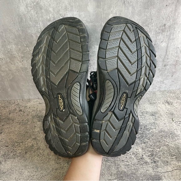 Keen Waterproof Sandals Mens sz 9 (black) - Picture 6 of 7
